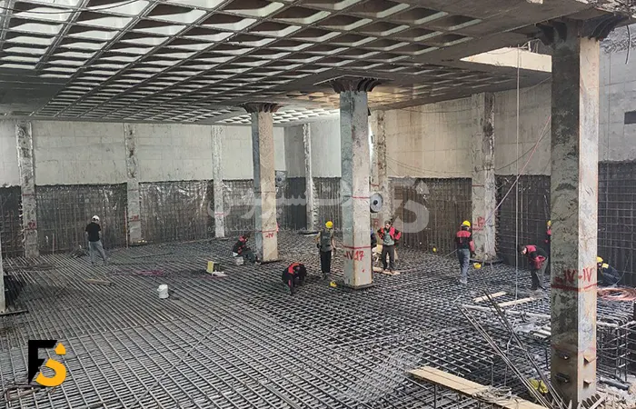 اجرای همزمان دیوار حائل و فونداسیون در اجرای سازه به روش تاپ دان شرکت فلات اسپرلوس